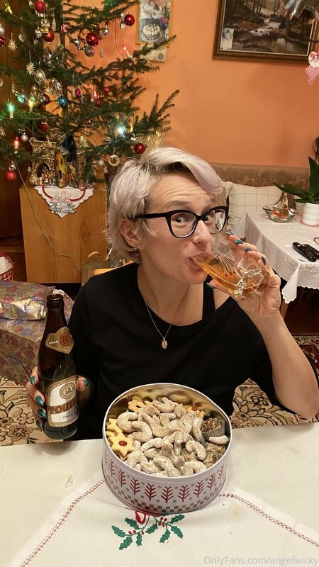 Pack de angelwicky +1 Video